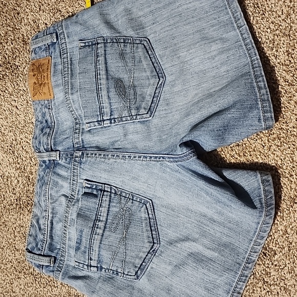 Shorts - Picture 3 of 4